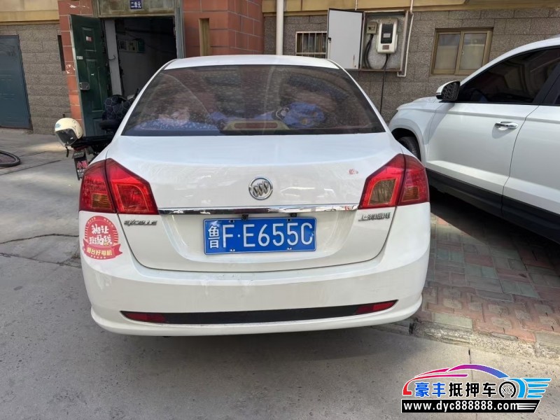 12年别克凯越轿车抵押车出售