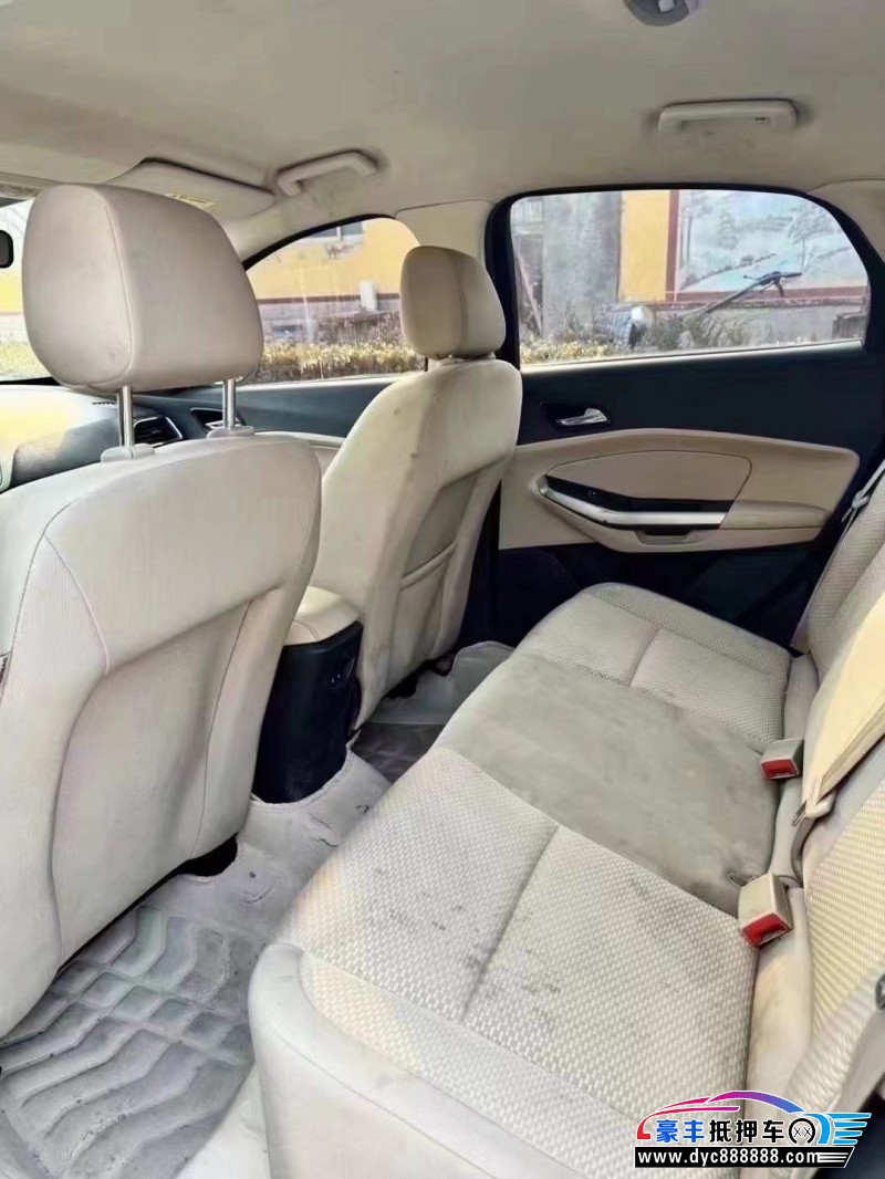 15年福特福睿斯轿车抵押车出售