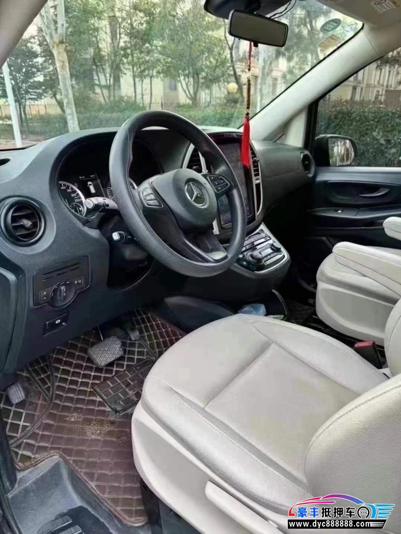 19年奔驰威霆轿车抵押车出售