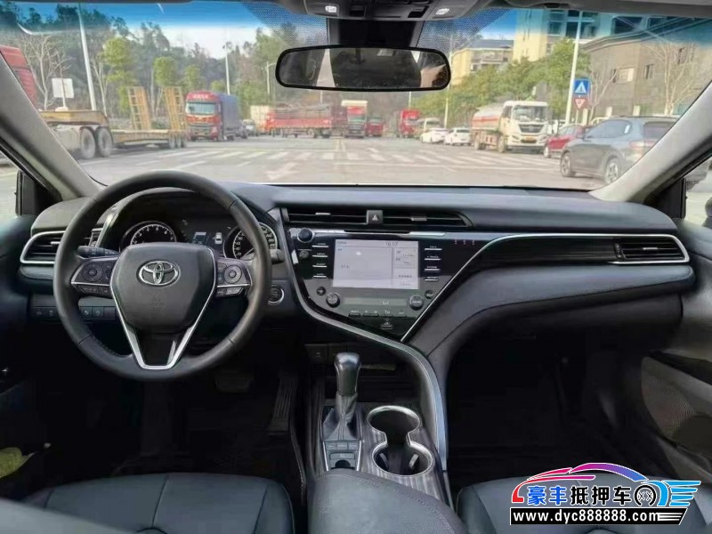 18年丰田凯美瑞轿车抵押车出售