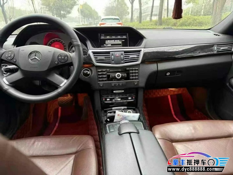 11年奔驰E轿车抵押车出售