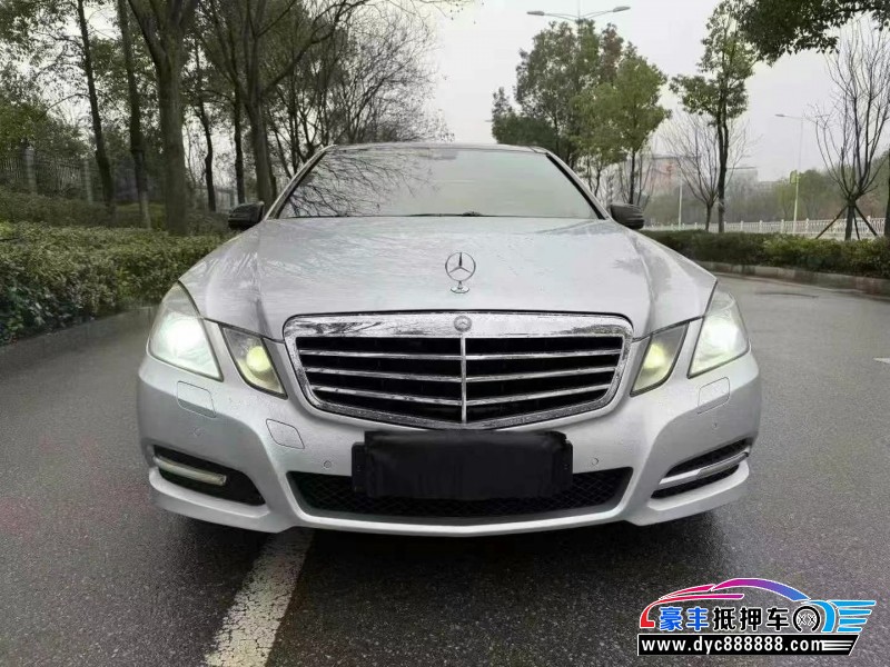 11年奔驰E轿车抵押车出售