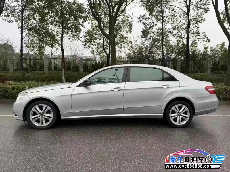 11年奔驰E轿车抵押车出售