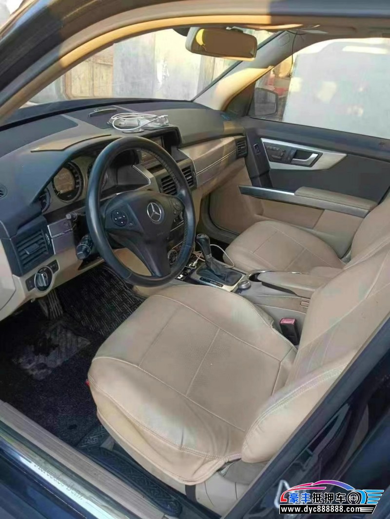 12年奔驰GLK轿车抵押车出售