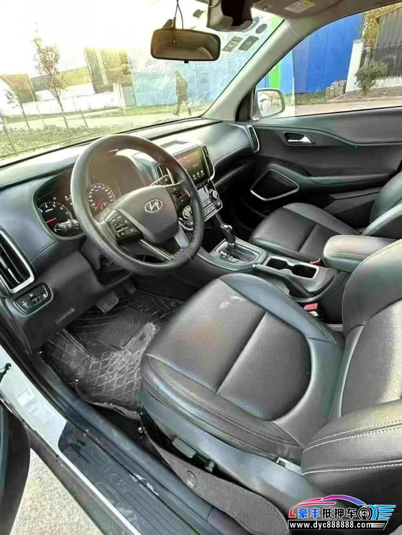 19年现代ix35轿车抵押车出售