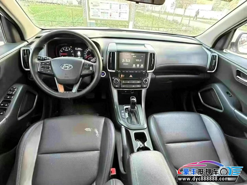 19年现代ix35轿车抵押车出售