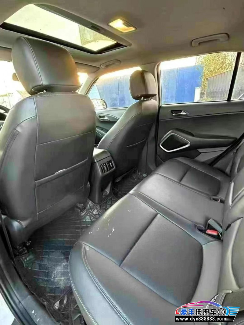 19年现代ix35轿车抵押车出售