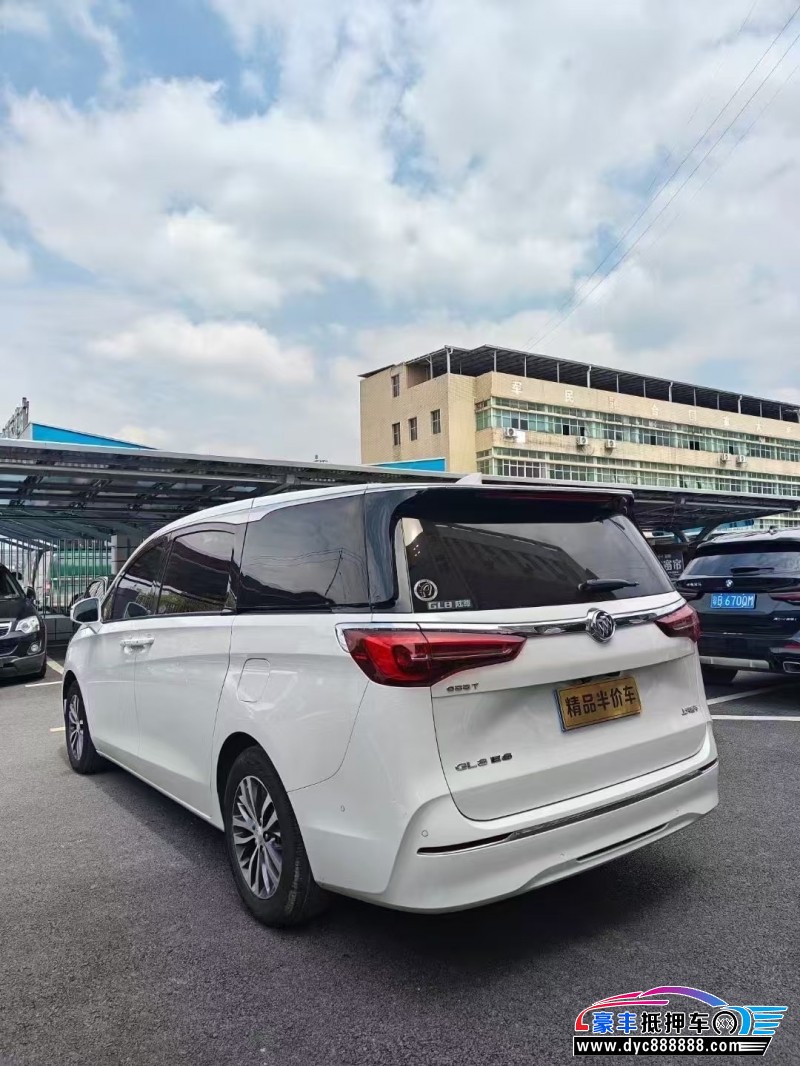 21年别克GL8轿车抵押车出售