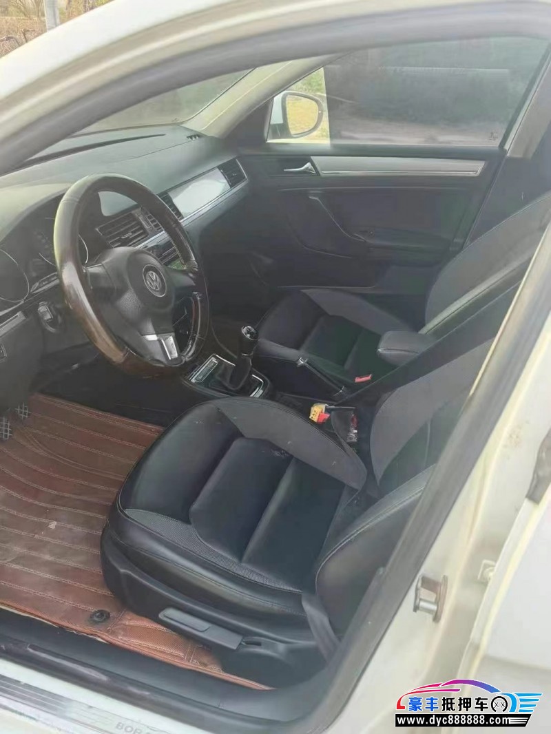 15年大众宝来轿车抵押车出售