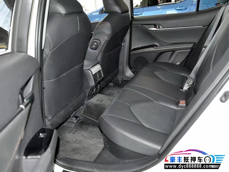 18年丰田凯美瑞轿车抵押车出售