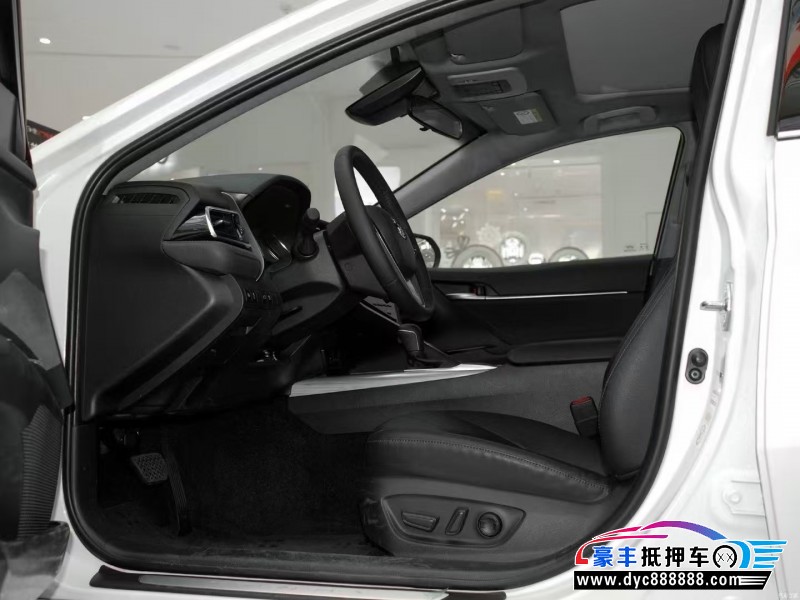 18年丰田凯美瑞轿车抵押车出售