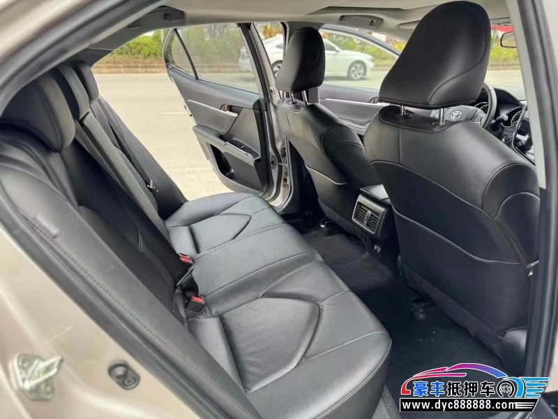 20年丰田凯美瑞轿车抵押车出售