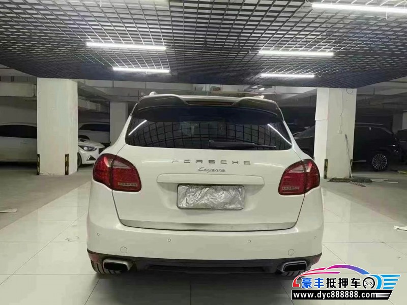 14年保时捷卡宴轿车抵押车出售