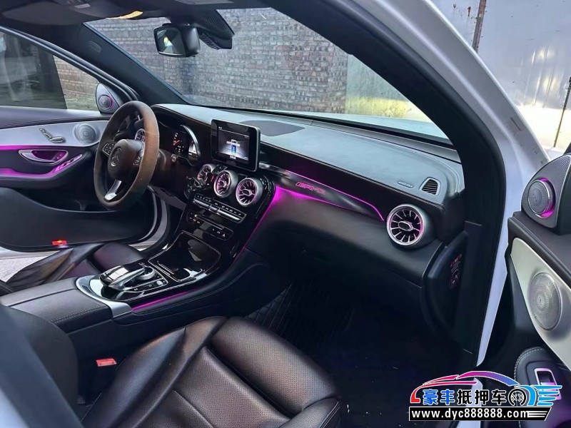 18年奔驰GLC轿车抵押车出售