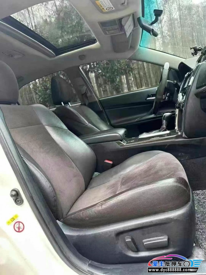 16年丰田锐志轿车抵押车出售