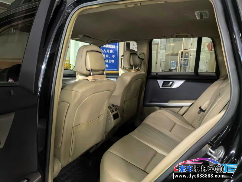 12年奔驰GLK轿车抵押车出售