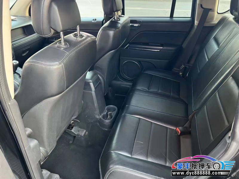 12年Jeep指南者轿车抵押车出售