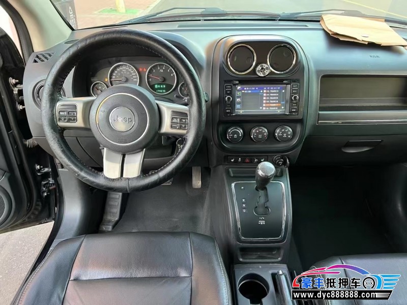 12年Jeep指南者轿车抵押车出售