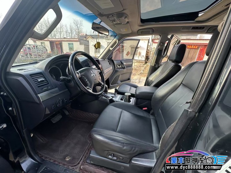 12年三菱帕杰罗轿车抵押车出售