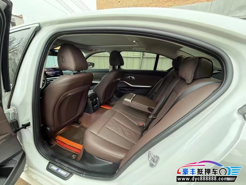 24年宝马3系轿车抵押车出售