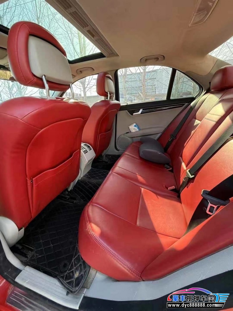 13年奔驰C轿车抵押车出售