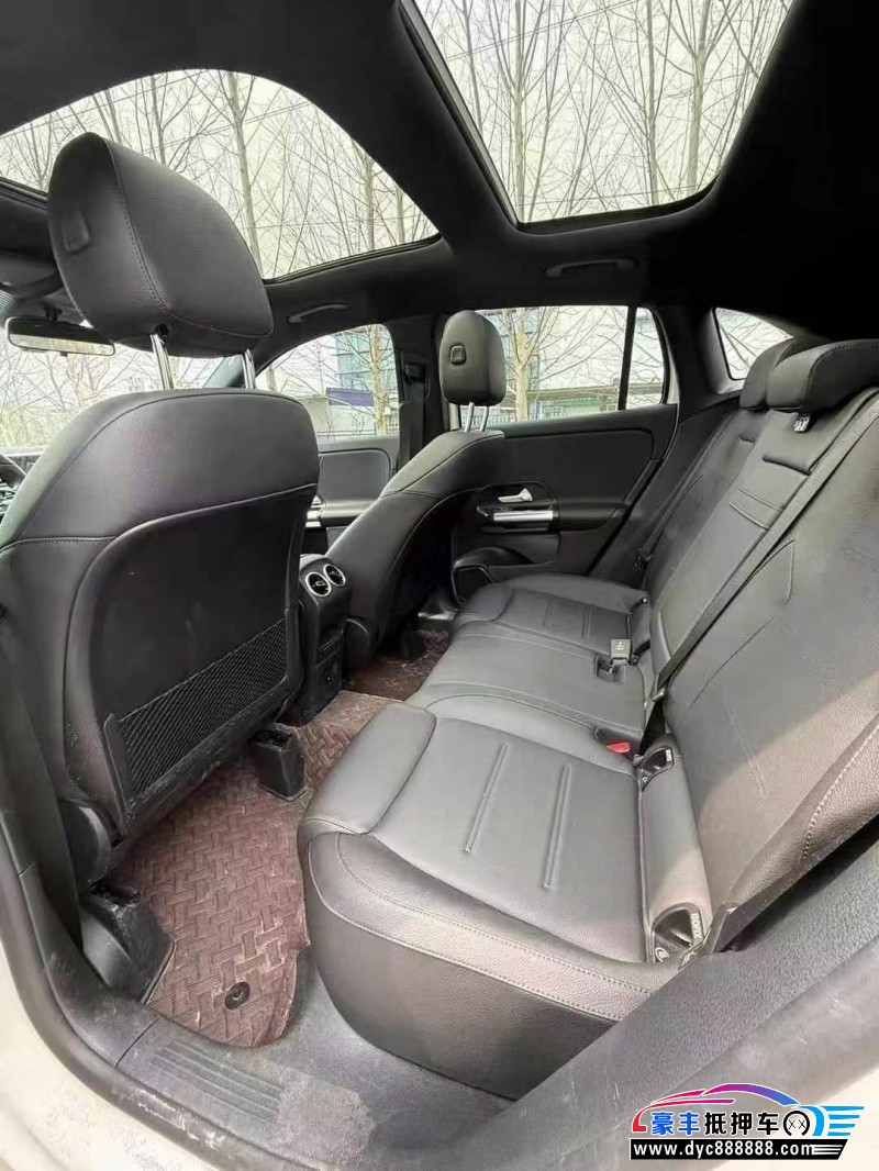 23年奔驰GLA轿车抵押车出售