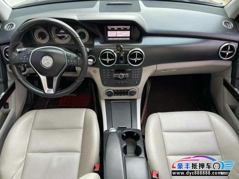 13年奔驰GLK轿车抵押车出售