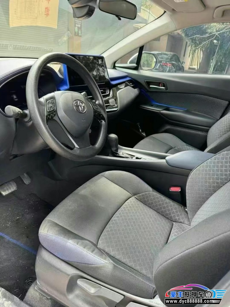 23年丰田C-HR轿车抵押车出售