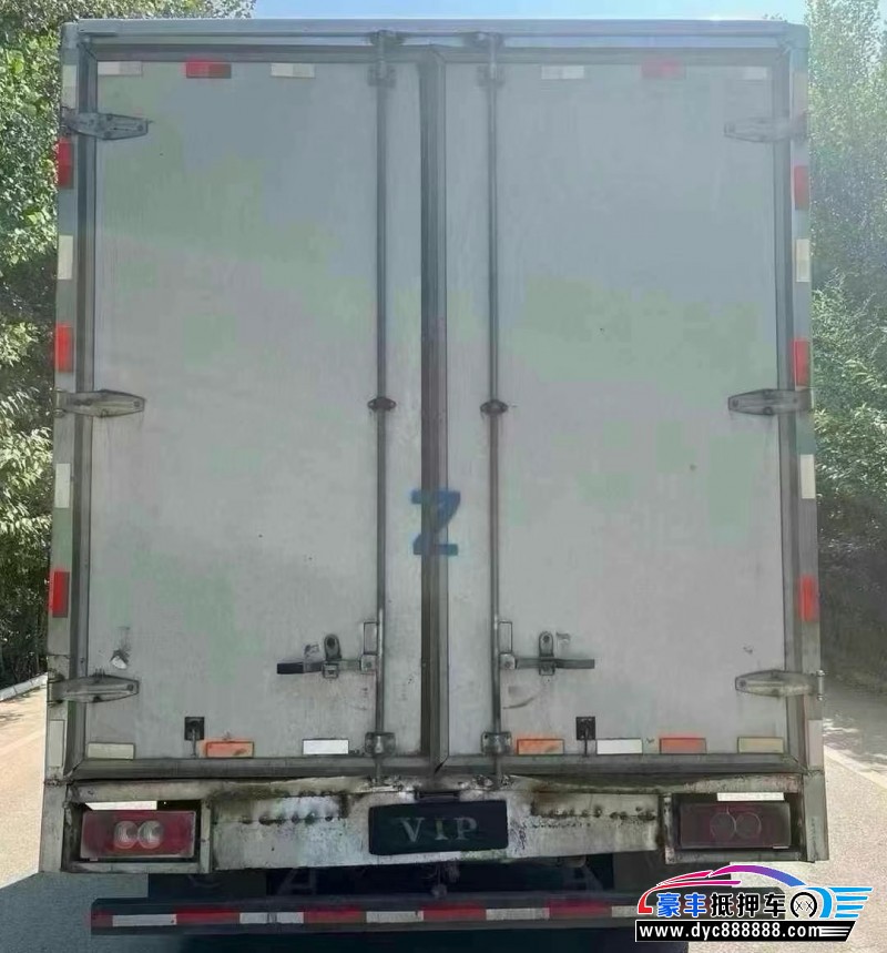 21年福田领航轿车抵押车出售