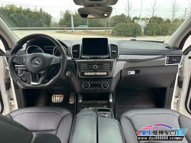 16年奔驰GLE轿车抵押车出售