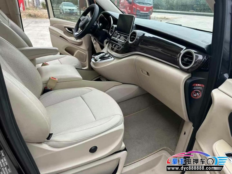 16年奔驰V轿车抵押车出售