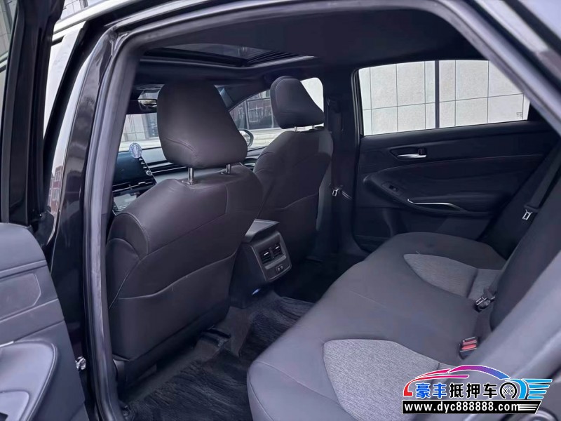 20年丰田亚洲龙轿车抵押车出售