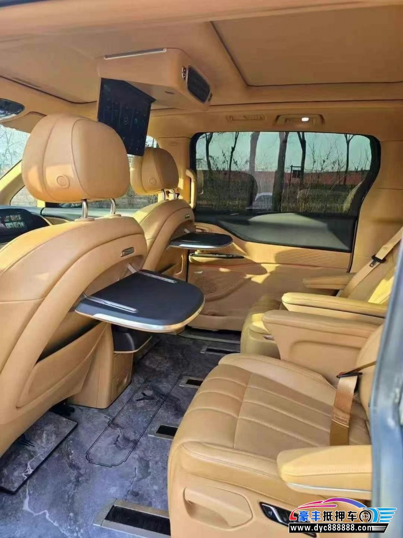 23年岚图梦想家轿车抵押车出售