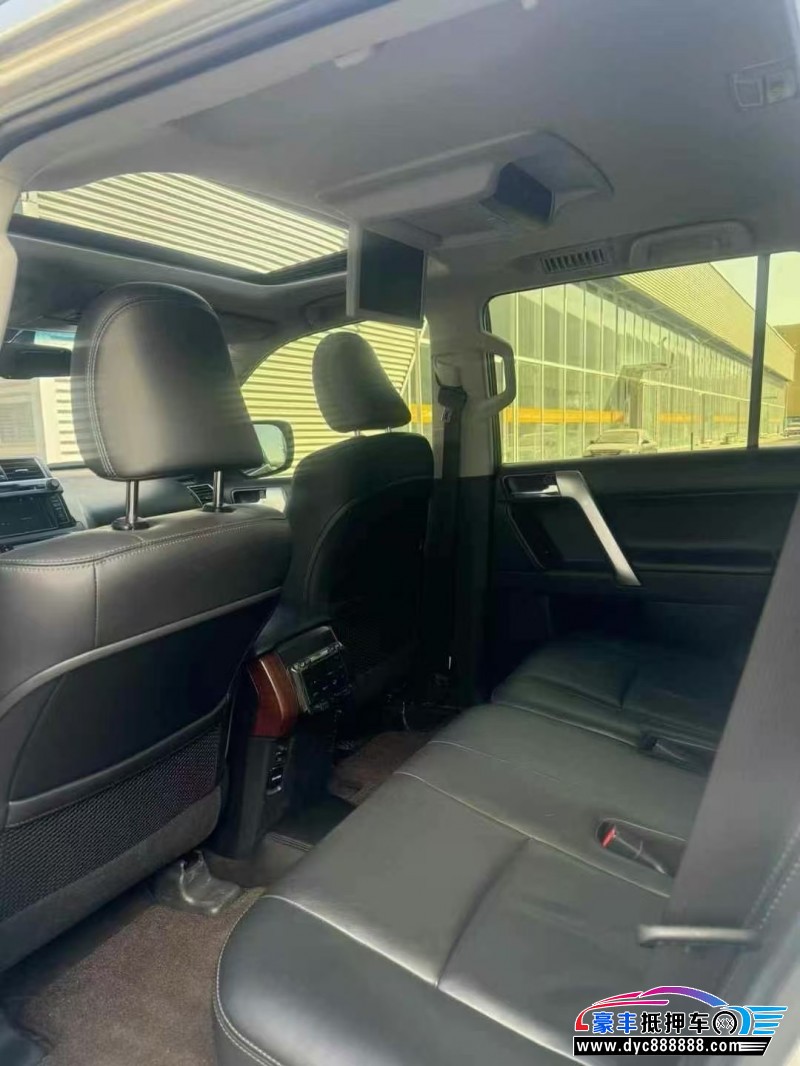 17年丰田普拉多（霸道）轿车抵押车出售