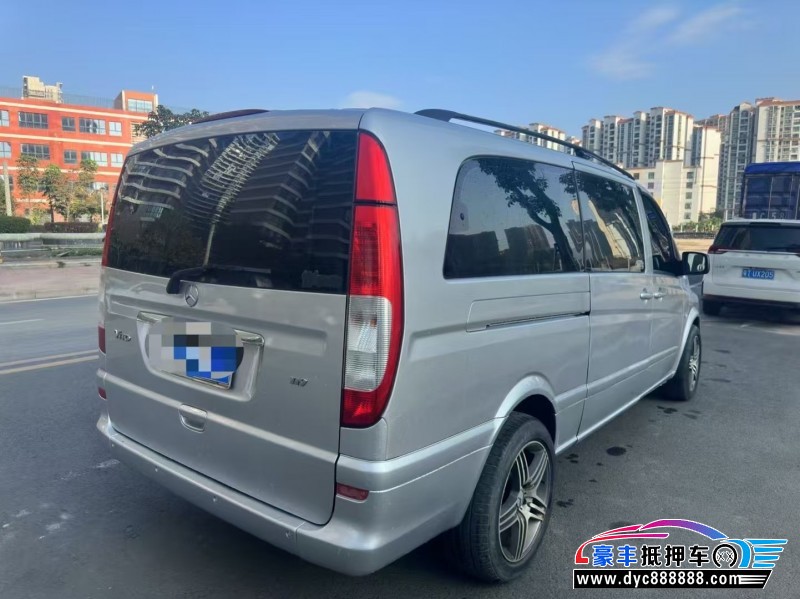 13年奔驰威霆轿车抵押车出售