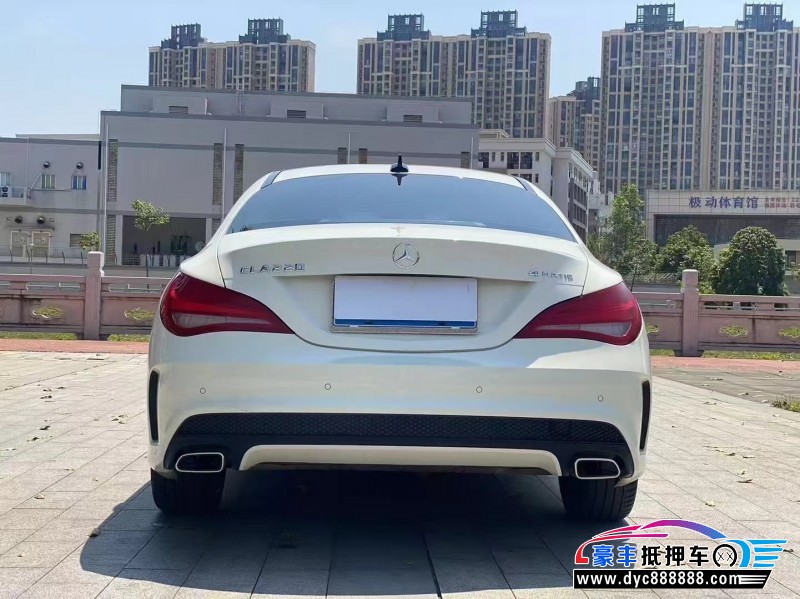 15年奔驰CLA轿车抵押车出售