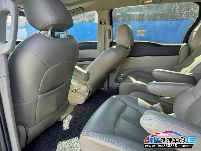 20年别克GL8轿车抵押车出售