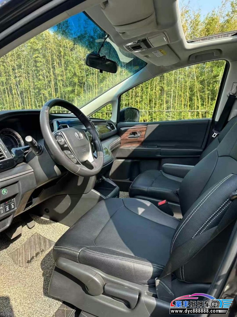 20年本田艾力绅轿车抵押车出售