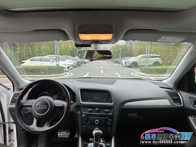 17年奥迪Q5轿车抵押车出售