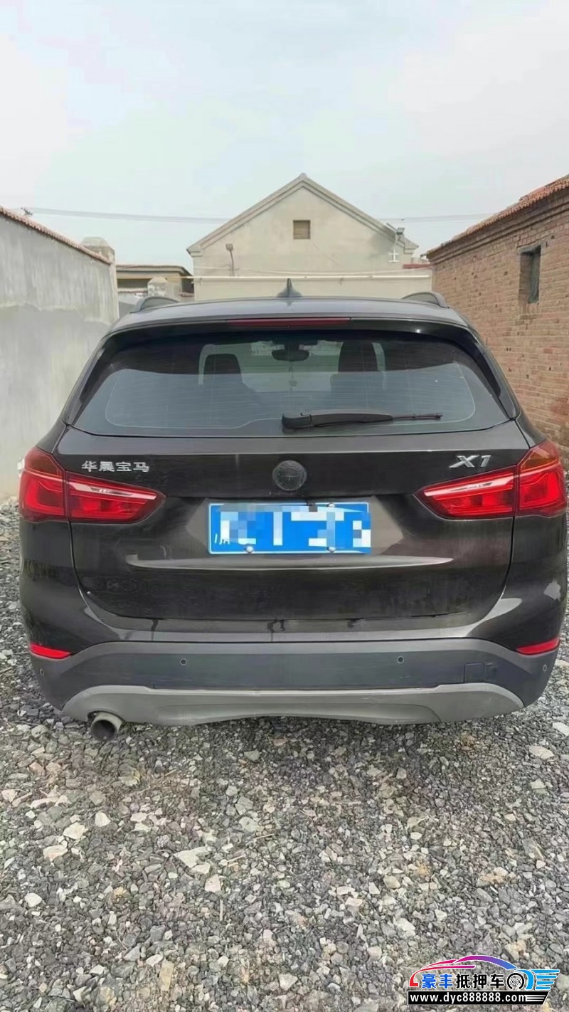 17年宝马X1轿车抵押车出售