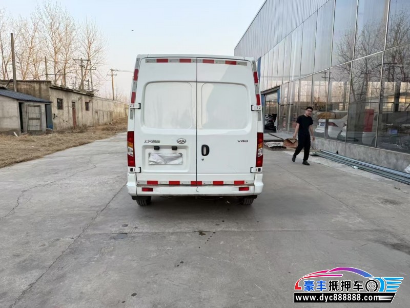 23年上汽大通V80轿车抵押车出售