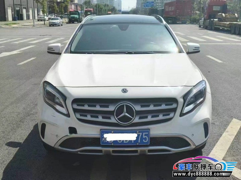 17年奔驰GLA轿车抵押车出售