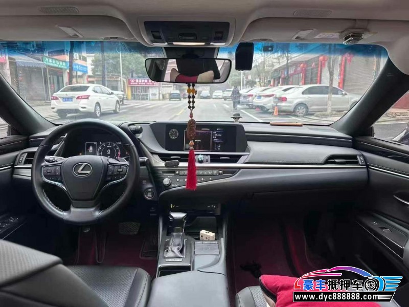 20年雷克萨斯ES轿车抵押车出售
