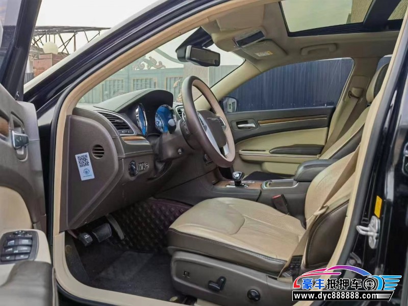 17年克莱斯勒300C轿车抵押车出售