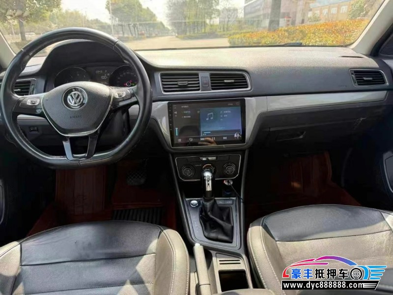 17年大众朗逸轿车抵押车出售