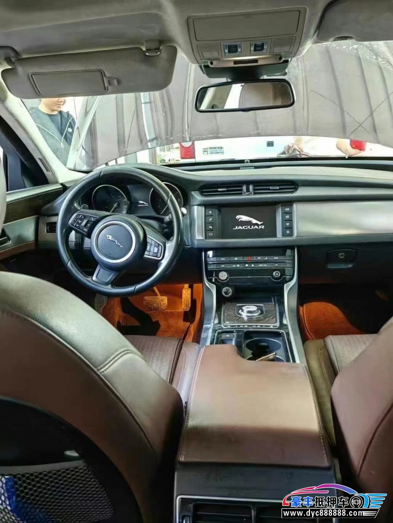 17年捷豹XFL轿车抵押车出售