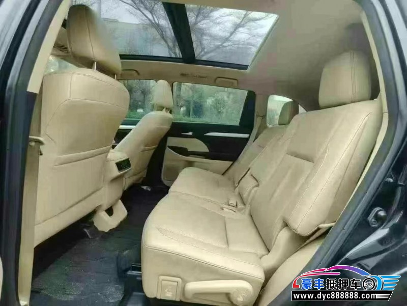 17年丰田汉兰达轿车抵押车出售