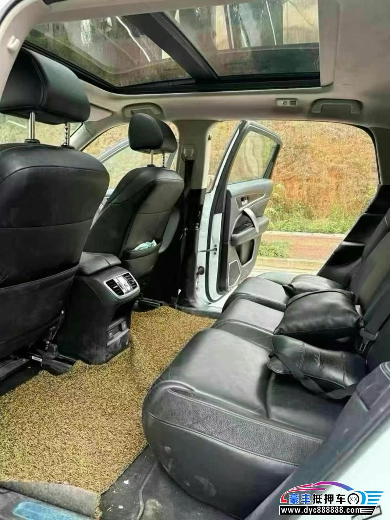 18年本田冠道轿车抵押车出售