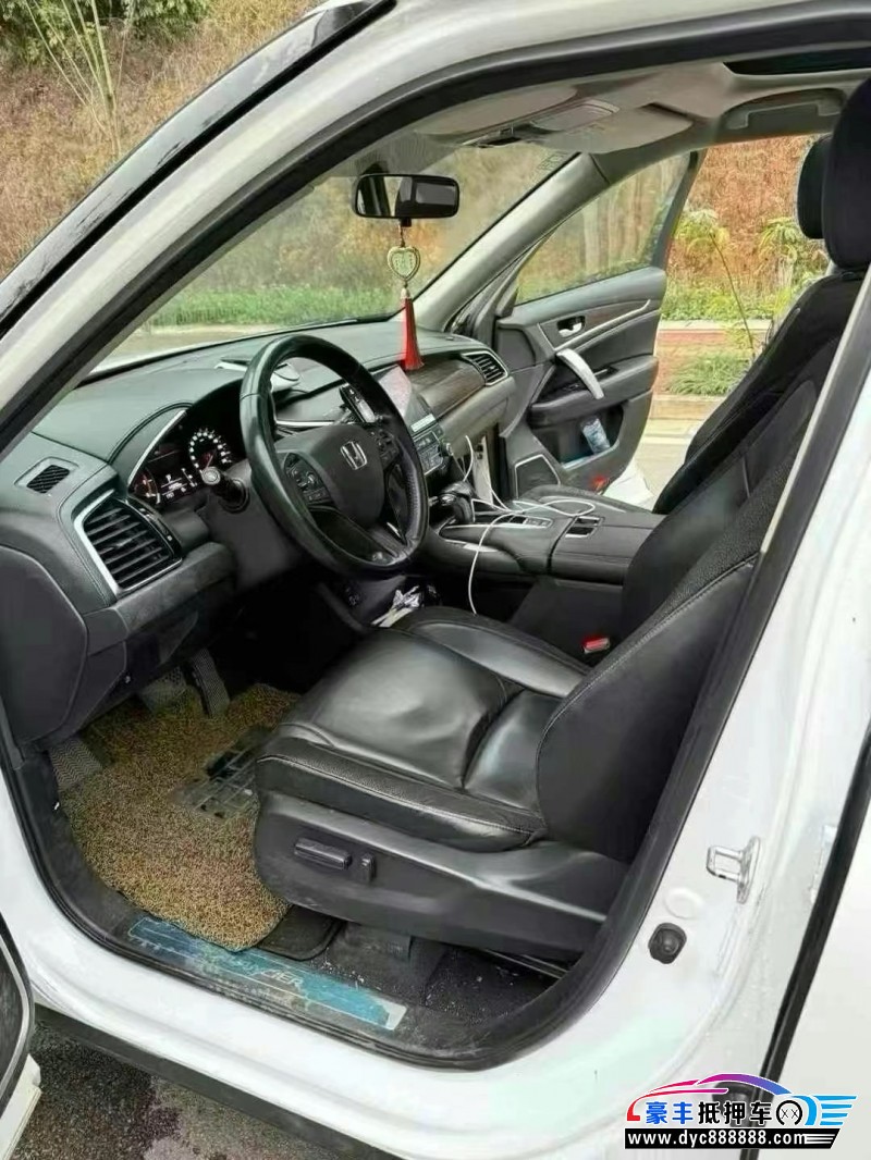 18年本田冠道轿车抵押车出售