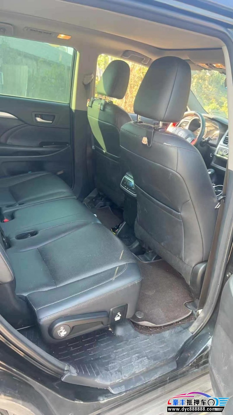 19年丰田汉兰达轿车抵押车出售